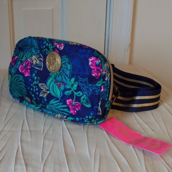 NWT Lilly Pulitzer Jeanie Low Tide Navy Belt Bag - Picture 1 of 11